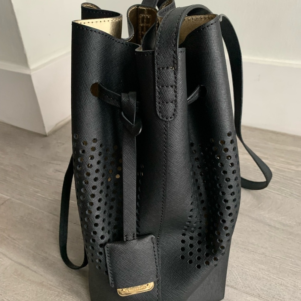 Kenneth Cole Vintage Black Laser Cut Drawstring Bucket Bag Shoulder Purse - Picture 10 of 13